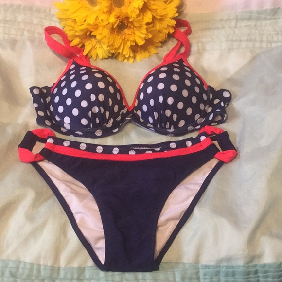 NAVY BLUE MOLDED CUP BIKINI WITH WHITE POLKA DOTS - Picture 2 of 8